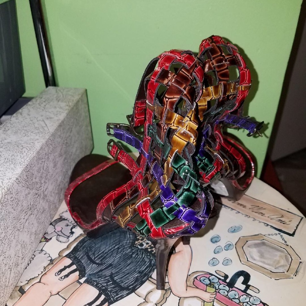 Multicolored heels